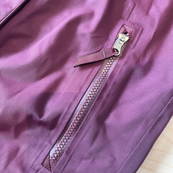 Rare LULULEMON Savasana Waterproof Jacket II in Bordeaux, Size 4 - Picture 6 of 10